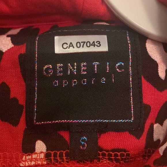Women’s Cropped Small Genetic Apparel Sweater - Picture 3 of 3